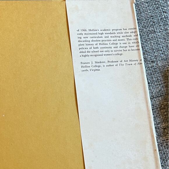 1973 Hollins College An Illustrated History by Frances J. Niederer Book - Picture 2 of 9
